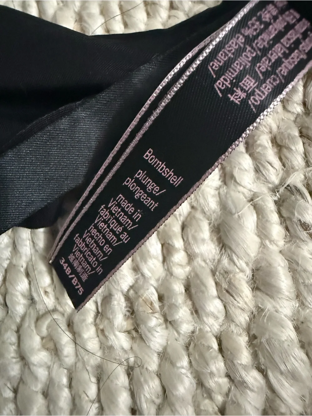 Very Victorias Secret 34B Padded Bra Solid Black Underwire Plunge